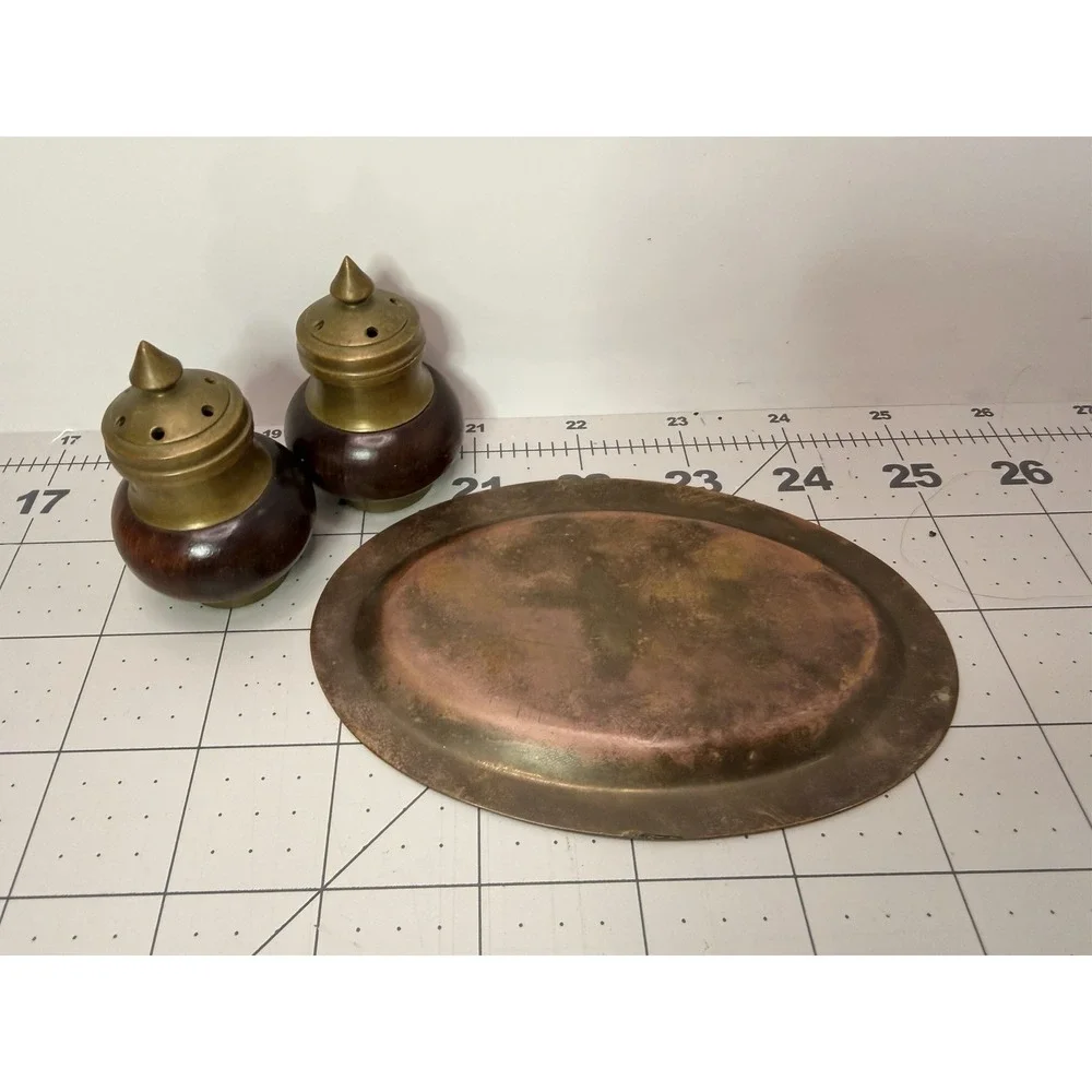Vintage Walnut Wood & Brass Salt and Pepper Shakers Pot-Belly Asian Style w/tray